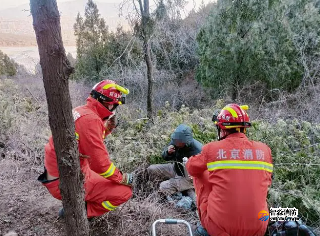 北京一男子酒后爬山，失聯(lián)一夜后獲救